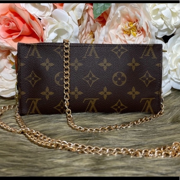 Louis Vuitton Bucket GM Pouch